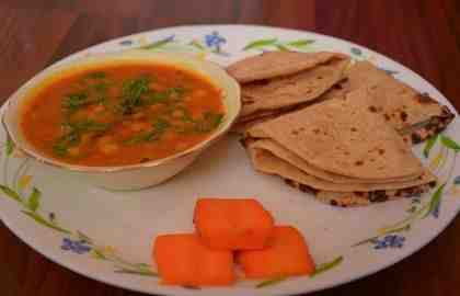 img_6958e6878c818_roti-tarkari-food-in-nepal__1_.jpg